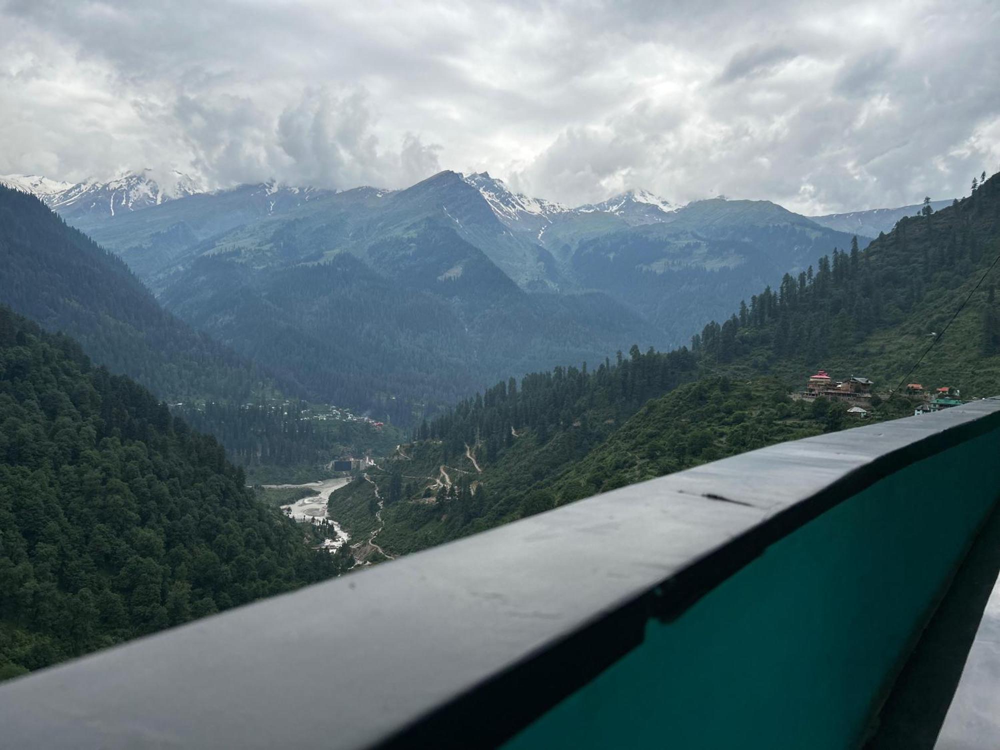 Aman Resort, Tosh Village, Himachal Pradesh Екстер'єр фото
